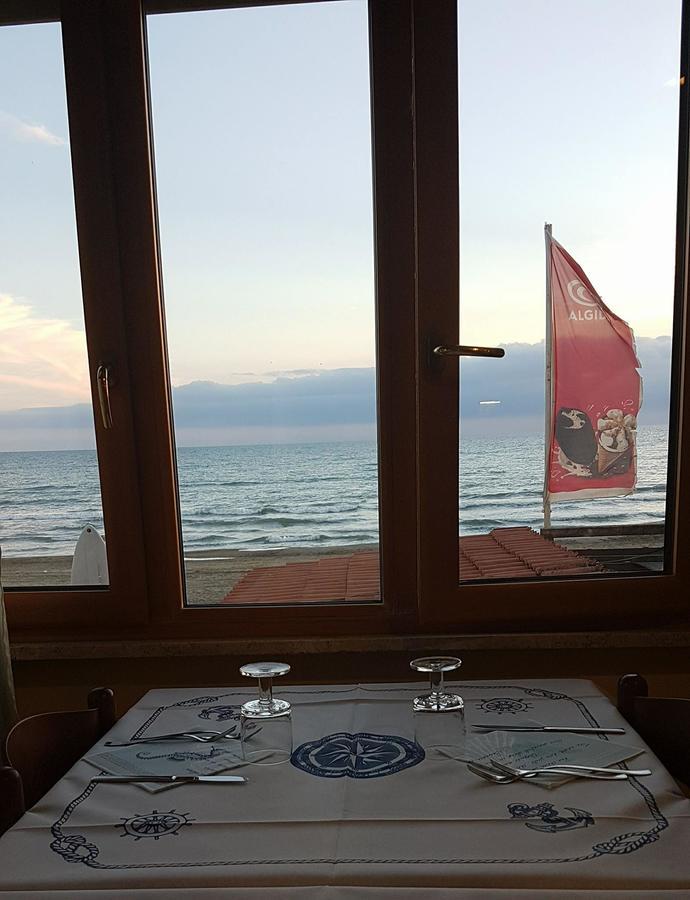 Отель La Veranda Ардеа Экстерьер фото