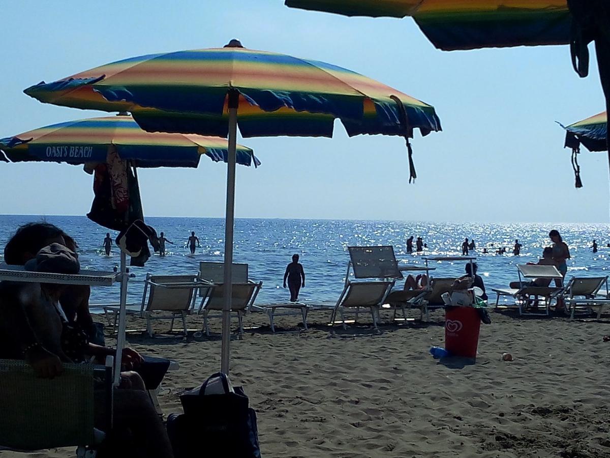 Отель La Veranda Ардеа Экстерьер фото