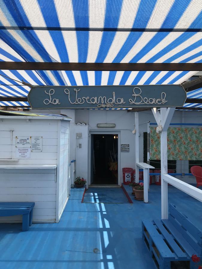 Отель La Veranda Ардеа Экстерьер фото